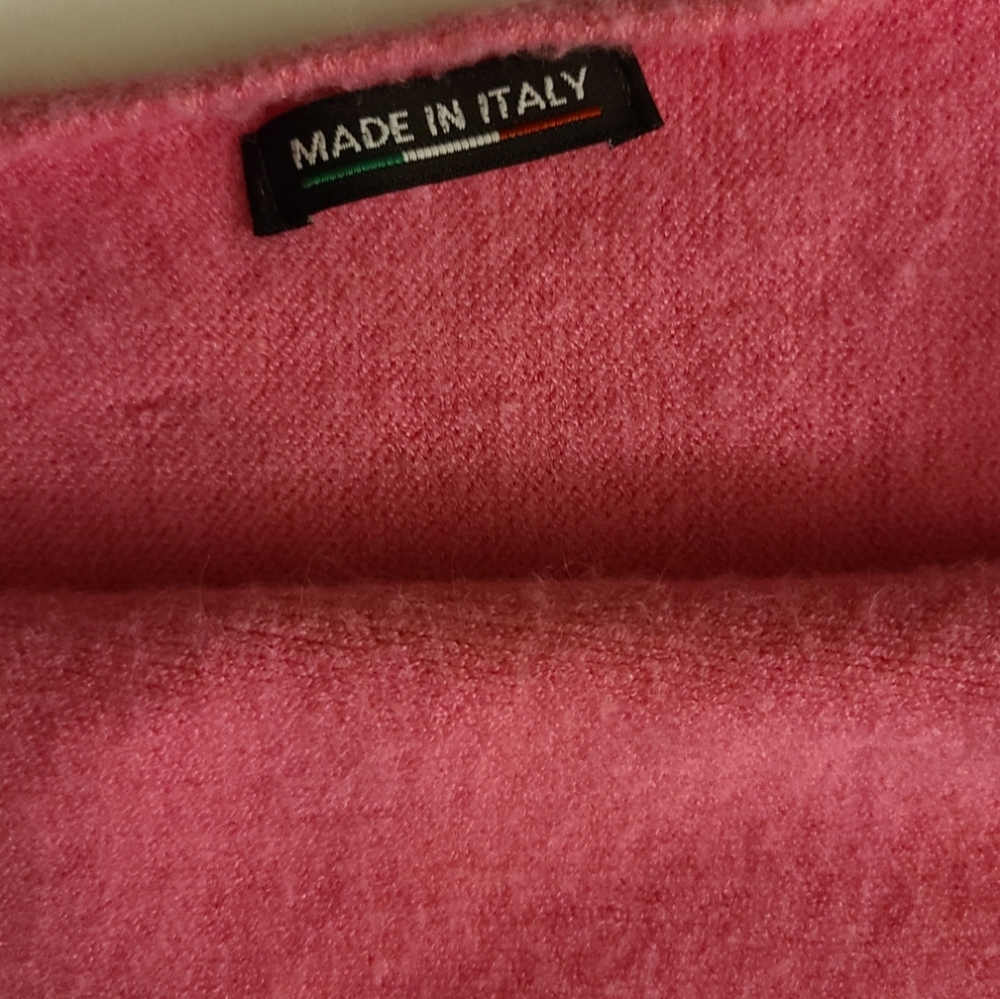 Sweater - Picture 4 of 4